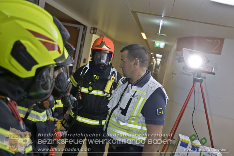 20251105_Einsatzkrfte trainierten den Ernstfall - Erfolgreiche Feuerwehrbung am Klinikstandort Baden    Foto: Stefan Schneider