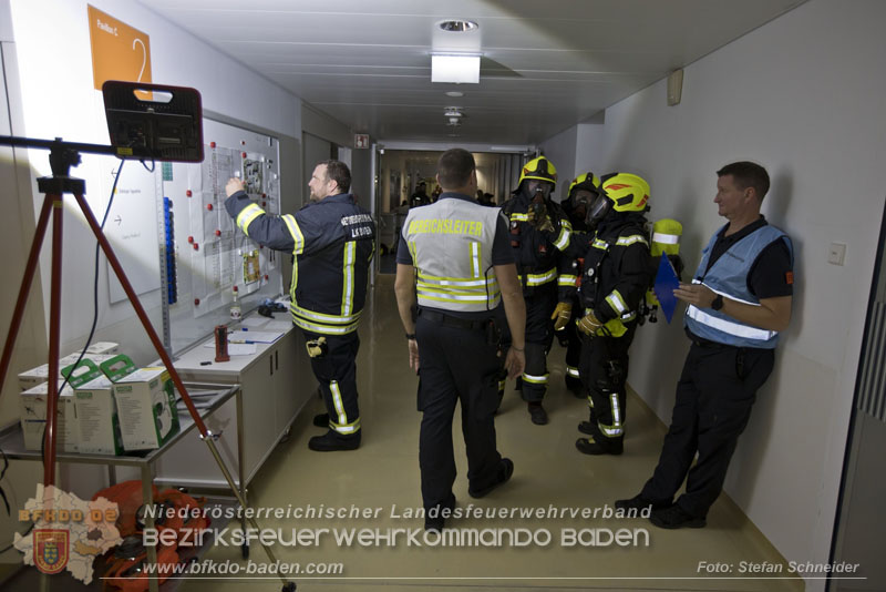 20251105_Einsatzkrfte trainierten den Ernstfall - Erfolgreiche Feuerwehrbung am Klinikstandort Baden    Foto: Stefan Schneider