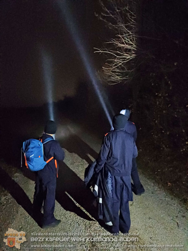 20251108_Nachtwanderung der Feuerwehrjugend des Bezirks Baden in Aigen 20251108_Nachtwanderung der Feuerwehrjugend des Bezirks Baden in Aigen
