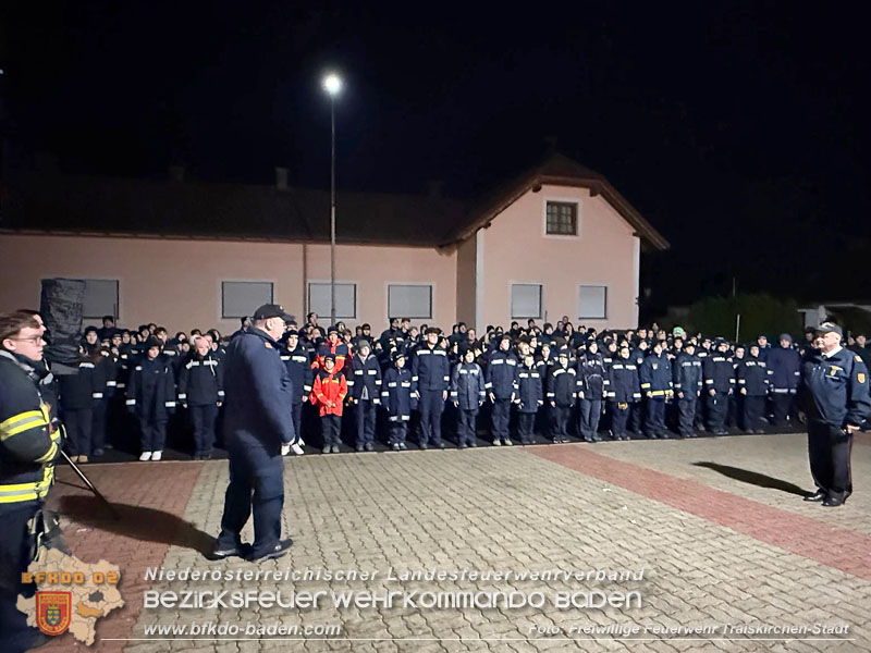20251108_Nachtwanderung der Feuerwehrjugend des Bezirks Baden in Aigen 20251108_Nachtwanderung der Feuerwehrjugend des Bezirks Baden in Aigen