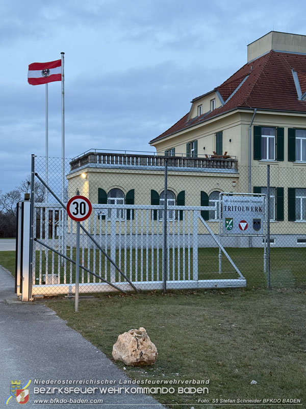 20251122_1. ZUG der 2. KHD Bereitschaft übt am Gelände des Tritolwerk  Foto: S5 Stefan Schneider BFKDO BADEN