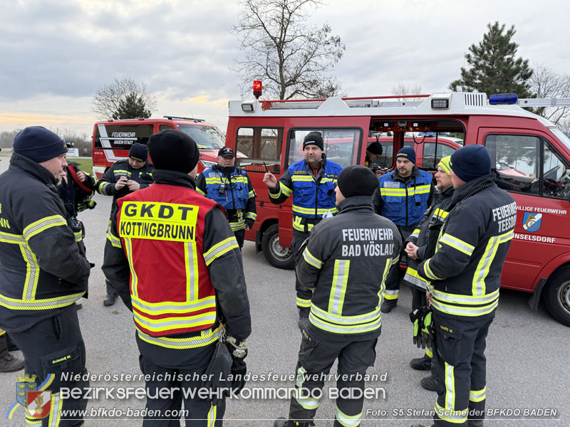 20251122_1. ZUG der 2. KHD Bereitschaft übt am Gelände des Tritolwerk  Foto: S5 Stefan Schneider BFKDO BADEN