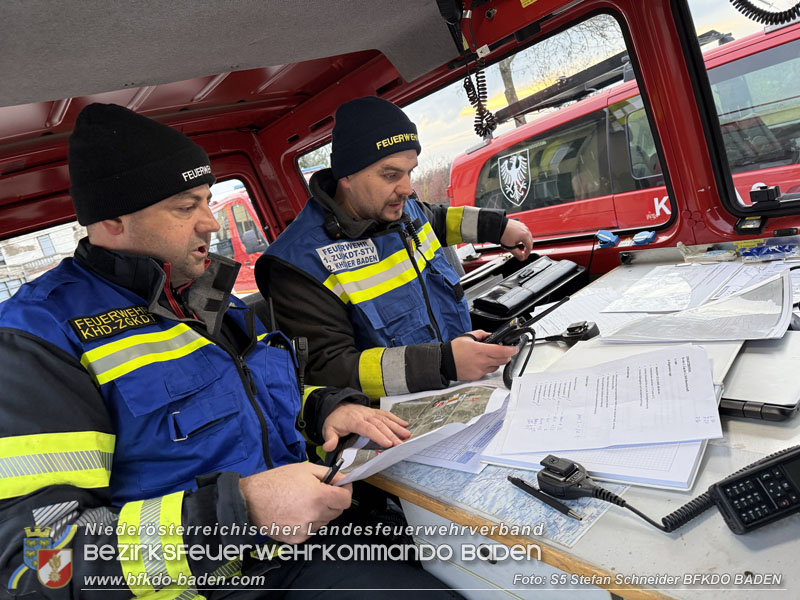 20251122_1. ZUG der 2. KHD Bereitschaft übt am Gelände des Tritolwerk  Foto: S5 Stefan Schneider BFKDO BADEN