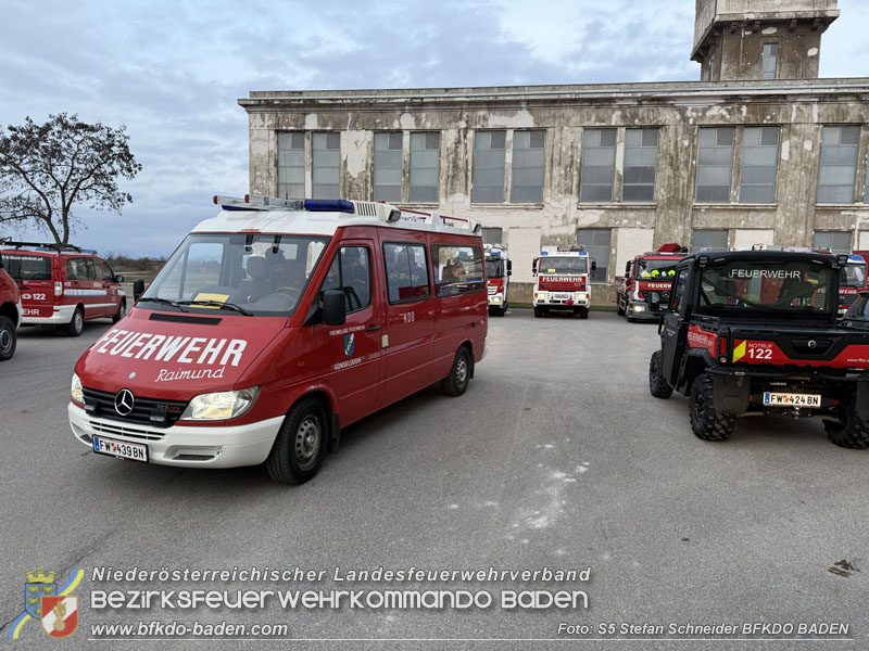 20251122_1. ZUG der 2. KHD Bereitschaft übt am Gelände des Tritolwerk  Foto: S5 Stefan Schneider BFKDO BADEN