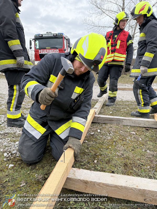 20251122_1. ZUG der 2. KHD Bereitschaft übt am Gelände des Tritolwerk  Foto: S5 Stefan Schneider BFKDO BADEN