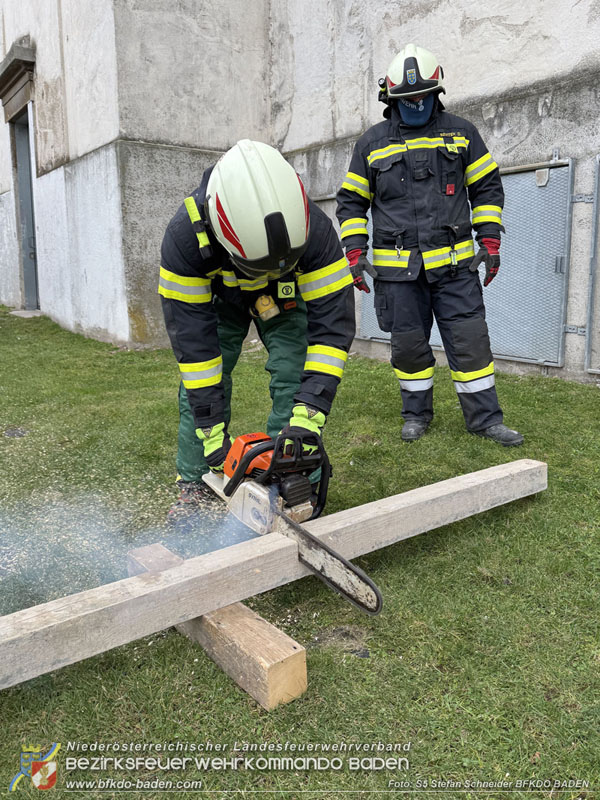 20251122_1. ZUG der 2. KHD Bereitschaft übt am Gelände des Tritolwerk  Foto: S5 Stefan Schneider BFKDO BADEN