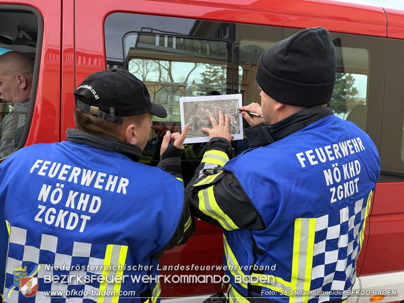 20251122_3. KHD-ZUG Baden übt am Katastrophenübungsplatz Tritolwerk Eggendorf   Foto: S5 Stefan Schneider BFKDO BADEN
