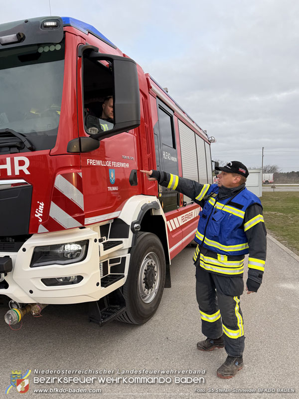 20251122_3. KHD-ZUG Baden übt am Katastrophenübungsplatz Tritolwerk Eggendorf   Foto: S5 Stefan Schneider BFKDO BADEN