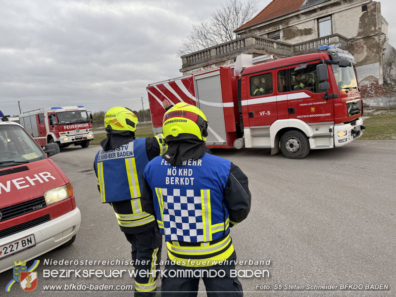 20251122_3. KHD-ZUG Baden übt am Katastrophenübungsplatz Tritolwerk Eggendorf   Foto: S5 Stefan Schneider BFKDO BADEN