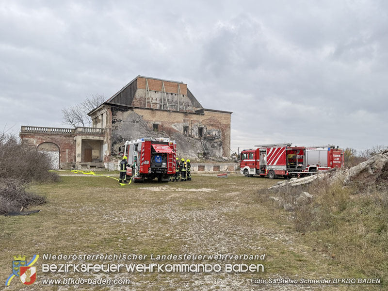 20251122_3. KHD-ZUG Baden übt am Katastrophenübungsplatz Tritolwerk Eggendorf   Foto: S5 Stefan Schneider BFKDO BADEN