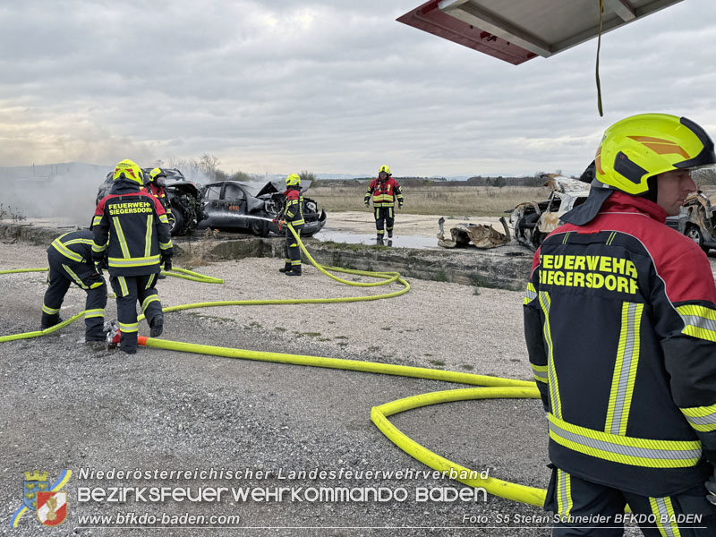 20251122_3. KHD-ZUG Baden übt am Katastrophenübungsplatz Tritolwerk Eggendorf   Foto: S5 Stefan Schneider BFKDO BADEN