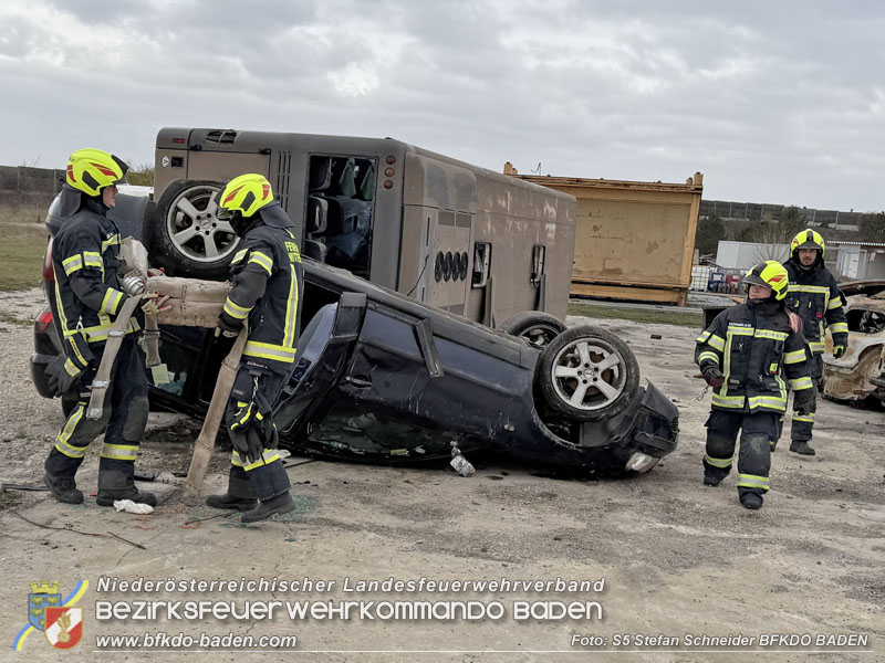 20251122_3. KHD-ZUG Baden übt am Katastrophenübungsplatz Tritolwerk Eggendorf   Foto: S5 Stefan Schneider BFKDO BADEN