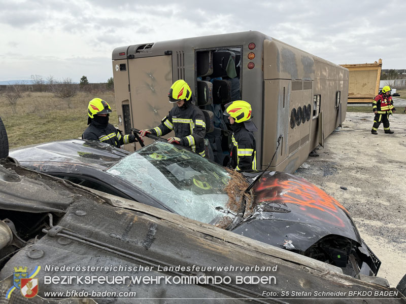 20251122_3. KHD-ZUG Baden übt am Katastrophenübungsplatz Tritolwerk Eggendorf   Foto: S5 Stefan Schneider BFKDO BADEN
