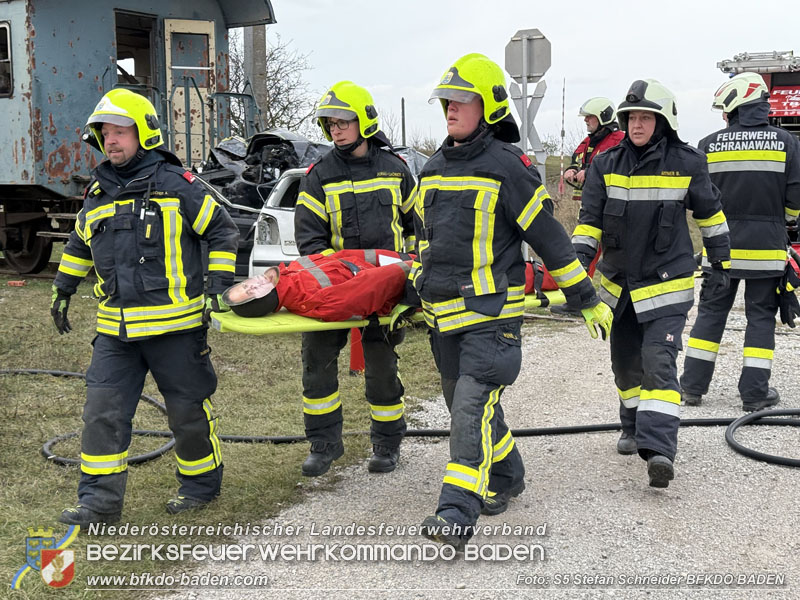 20251122_3. KHD-ZUG Baden übt am Katastrophenübungsplatz Tritolwerk Eggendorf   Foto: S5 Stefan Schneider BFKDO BADEN