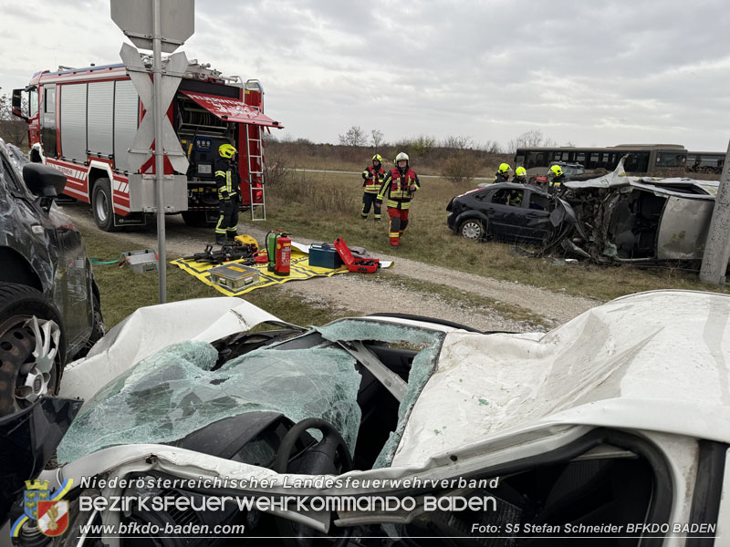 20251122_3. KHD-ZUG Baden übt am Katastrophenübungsplatz Tritolwerk Eggendorf   Foto: S5 Stefan Schneider BFKDO BADEN