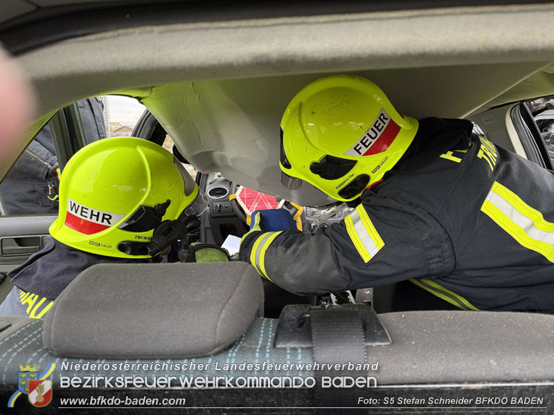 20251122_3. KHD-ZUG Baden übt am Katastrophenübungsplatz Tritolwerk Eggendorf   Foto: S5 Stefan Schneider BFKDO BADEN