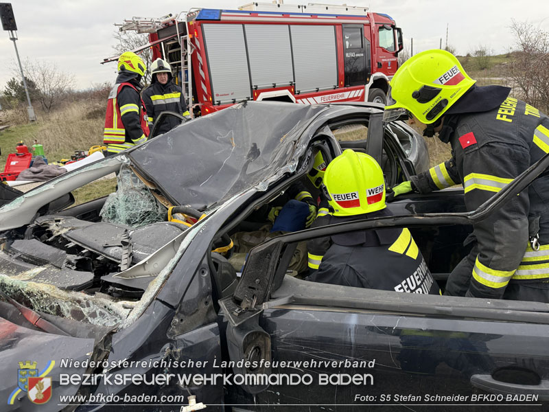 20251122_3. KHD-ZUG Baden übt am Katastrophenübungsplatz Tritolwerk Eggendorf   Foto: S5 Stefan Schneider BFKDO BADEN