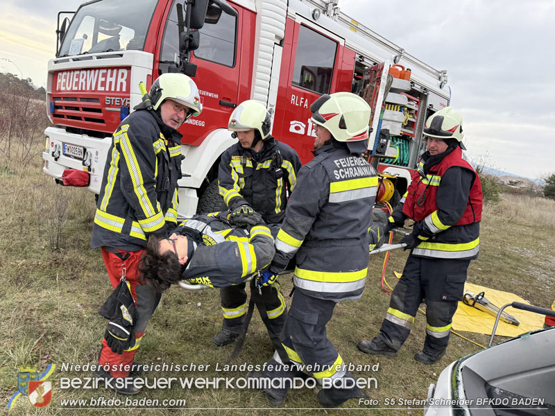 20251122_3. KHD-ZUG Baden übt am Katastrophenübungsplatz Tritolwerk Eggendorf   Foto: S5 Stefan Schneider BFKDO BADEN