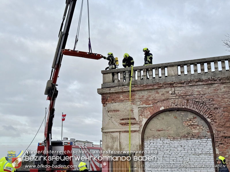 20251122_3. KHD-ZUG Baden übt am Katastrophenübungsplatz Tritolwerk Eggendorf   Foto: S5 Stefan Schneider BFKDO BADEN