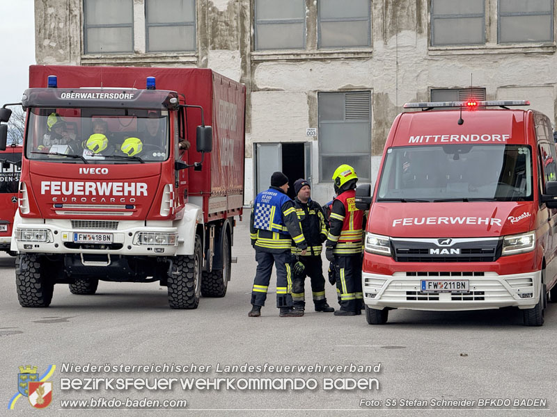 20251122_3. KHD-ZUG Baden übt am Katastrophenübungsplatz Tritolwerk Eggendorf   Foto: S5 Stefan Schneider BFKDO BADEN