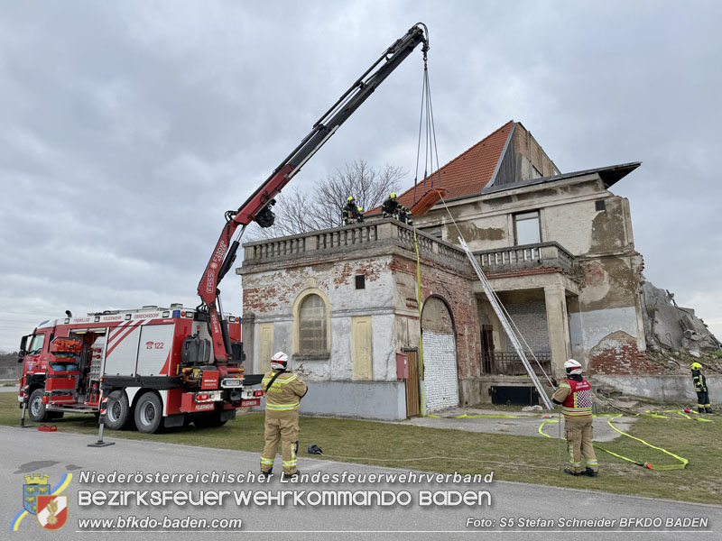 20251122_3. KHD-ZUG Baden übt am Katastrophenübungsplatz Tritolwerk Eggendorf   Foto: S5 Stefan Schneider BFKDO BADEN