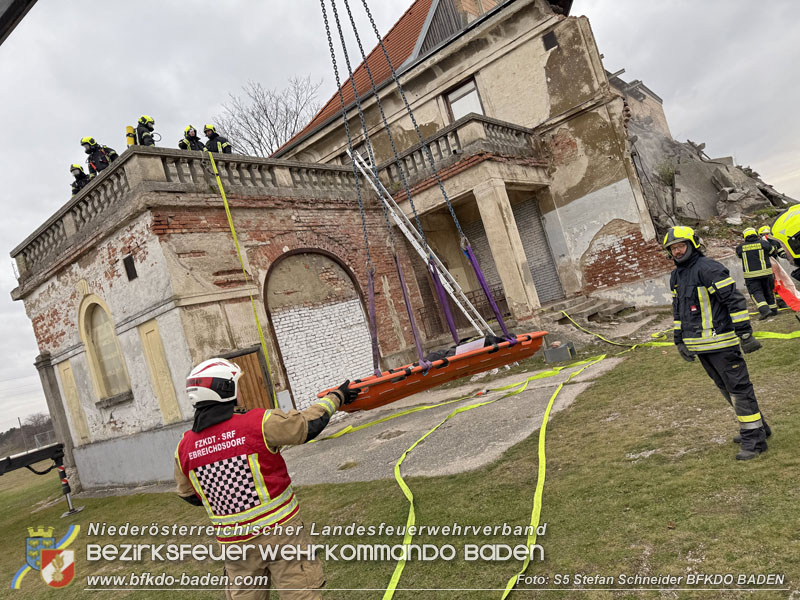 20251122_3. KHD-ZUG Baden übt am Katastrophenübungsplatz Tritolwerk Eggendorf   Foto: S5 Stefan Schneider BFKDO BADEN