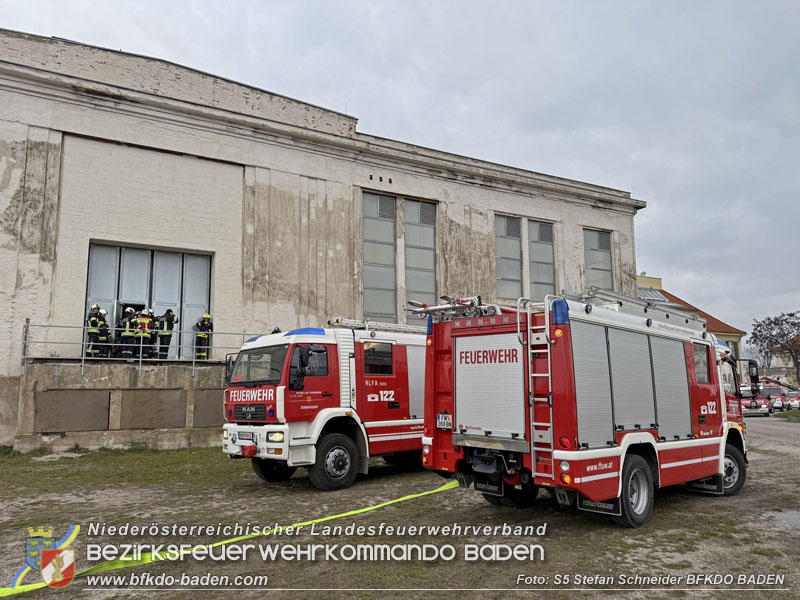 20251122_3. KHD-ZUG Baden übt am Katastrophenübungsplatz Tritolwerk Eggendorf   Foto: S5 Stefan Schneider BFKDO BADEN