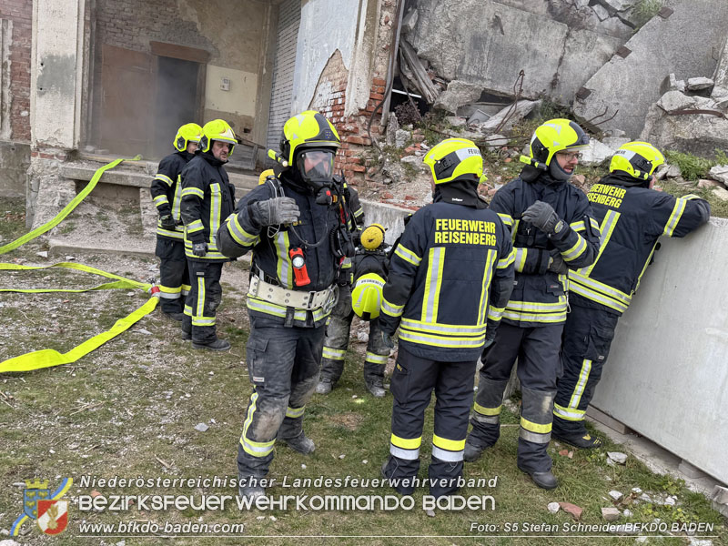 20251122_3. KHD-ZUG Baden übt am Katastrophenübungsplatz Tritolwerk Eggendorf   Foto: S5 Stefan Schneider BFKDO BADEN