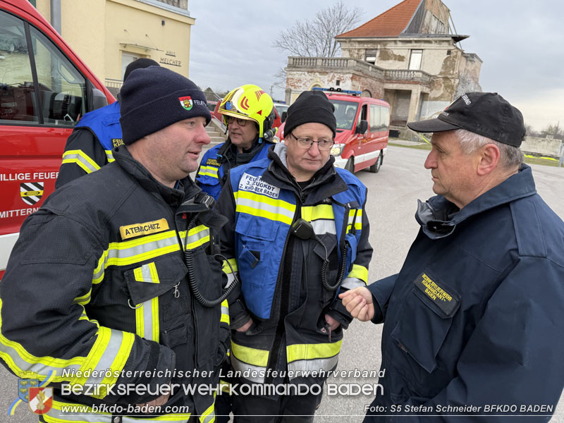 20251122_3. KHD-ZUG Baden übt am Katastrophenübungsplatz Tritolwerk Eggendorf   Foto: S5 Stefan Schneider BFKDO BADEN