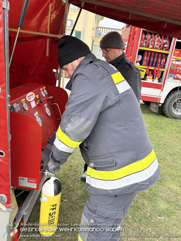 20251122_3. KHD-ZUG Baden übt am Katastrophenübungsplatz Tritolwerk Eggendorf   Foto: S5 Stefan Schneider BFKDO BADEN