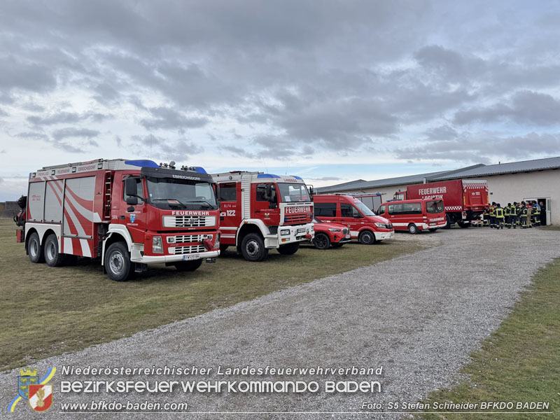 20251122_3. KHD-ZUG Baden übt am Katastrophenübungsplatz Tritolwerk Eggendorf   Foto: S5 Stefan Schneider BFKDO BADEN