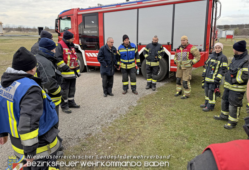20251122_3. KHD-ZUG Baden übt am Katastrophenübungsplatz Tritolwerk Eggendorf   Foto: S5 Stefan Schneider BFKDO BADEN