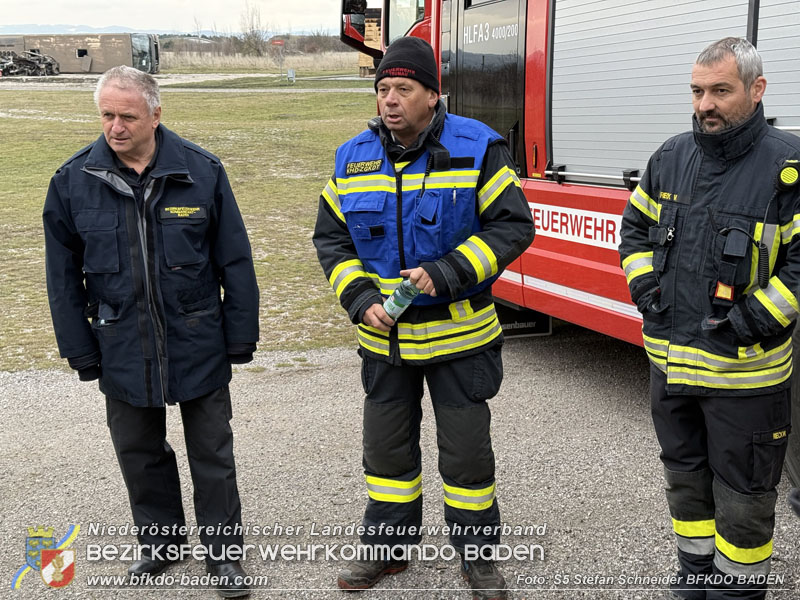 20251122_3. KHD-ZUG Baden übt am Katastrophenübungsplatz Tritolwerk Eggendorf   Foto: S5 Stefan Schneider BFKDO BADEN