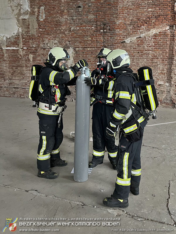 20251122_3. KHD-ZUG Baden übt am Katastrophenübungsplatz Tritolwerk Eggendorf   Foto: ASB Osama Daadouch FF Seibersdorf