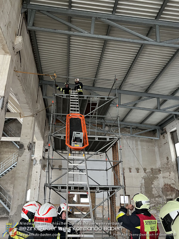 20251122_3. KHD-ZUG Baden übt am Katastrophenübungsplatz Tritolwerk Eggendorf Foto: ASB Osama Daadouch FF Seibersdorf