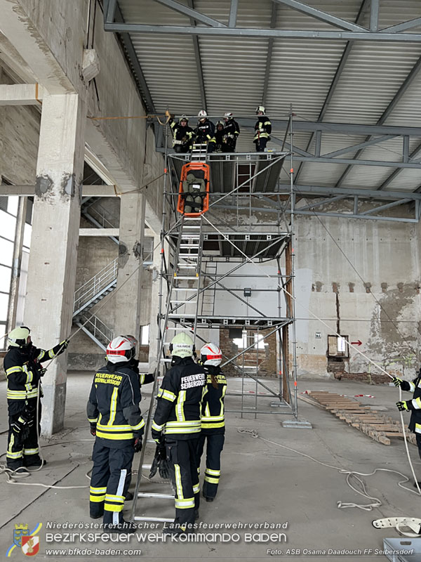 20251122_3. KHD-ZUG Baden übt am Katastrophenübungsplatz Tritolwerk Eggendorf Foto: ASB Osama Daadouch FF Seibersdorf