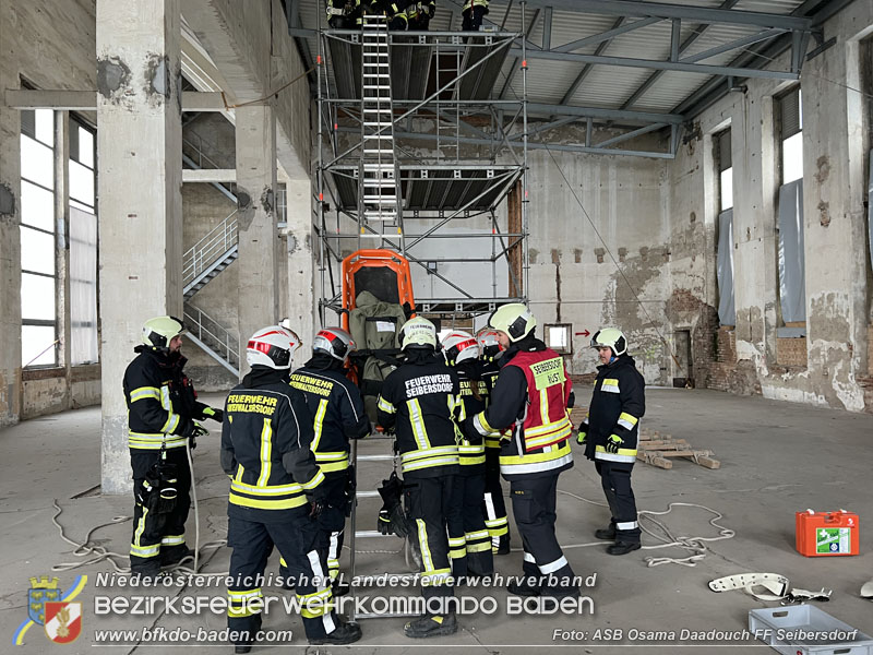 20251122_3. KHD-ZUG Baden übt am Katastrophenübungsplatz Tritolwerk Eggendorf Foto: ASB Osama Daadouch FF Seibersdorf