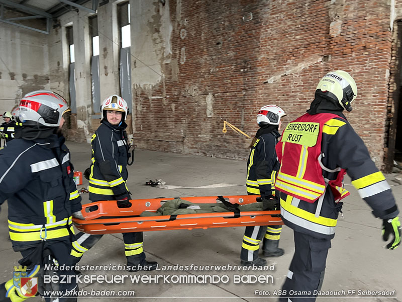 20251122_3. KHD-ZUG Baden übt am Katastrophenübungsplatz Tritolwerk Eggendorf Foto: ASB Osama Daadouch FF Seibersdorf