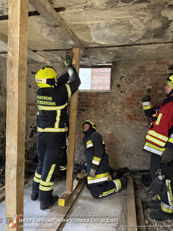 20251122_1. ZUG der 2. KHD Bereitschaft übt am Gelände des Tritolwerk  Foto: S5 Stefan Schneider BFKDO BADEN