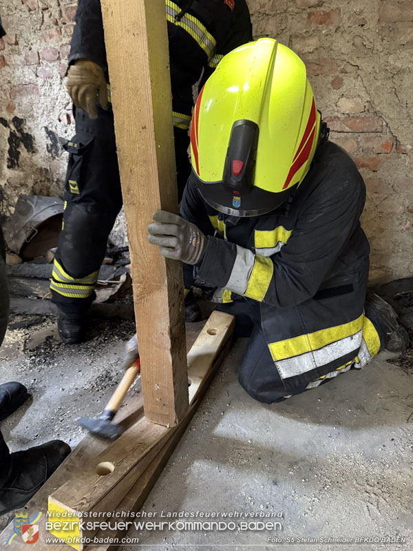 20251122_1. ZUG der 2. KHD Bereitschaft übt am Gelände des Tritolwerk  Foto: S5 Stefan Schneider BFKDO BADEN