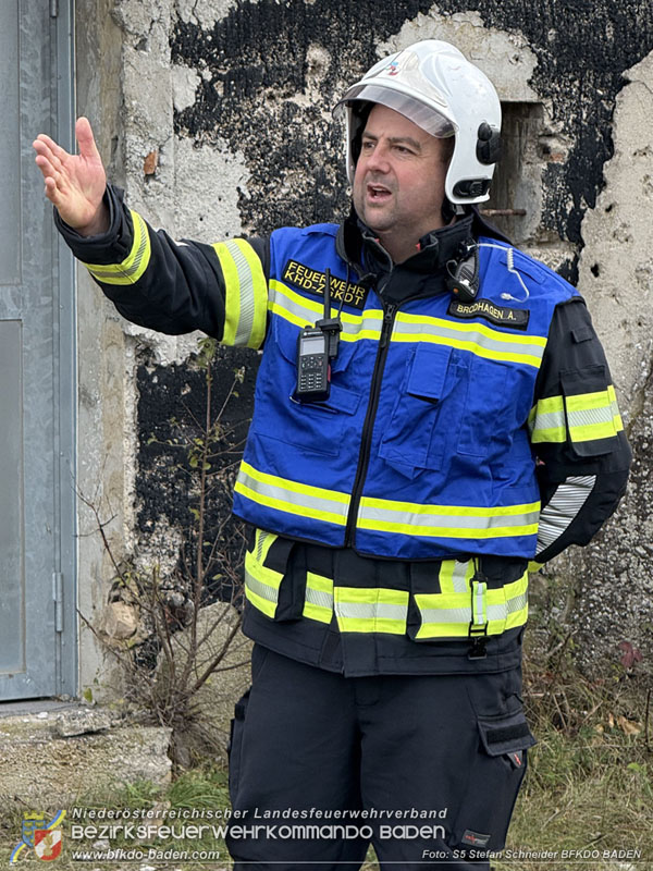 20251122_1. ZUG der 2. KHD Bereitschaft übt am Gelände des Tritolwerk  Foto: S5 Stefan Schneider BFKDO BADEN