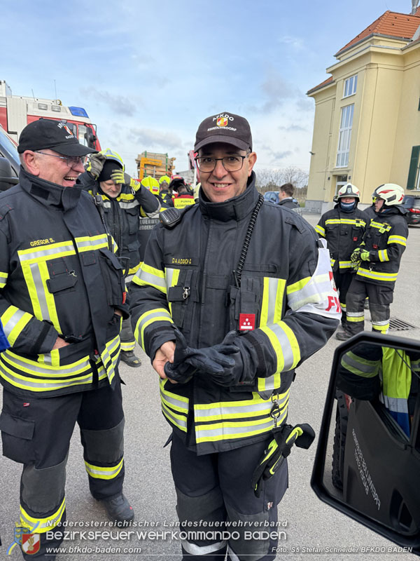 20251122_1. ZUG der 2. KHD Bereitschaft übt am Gelände des Tritolwerk  Foto: S5 Stefan Schneider BFKDO BADEN