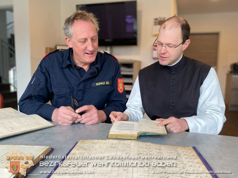 Fkdt-Stv. Christian Schalk und Pater Florian Mayrhofer Foto: FF Heiligenkreuz / Nikola Reiner-Rautek Fkdt-Stv. Christian Schalk und Pater Florian Mayrhofer Foto: FF Heiligenkreuz / Nikola Reiner-Rautek