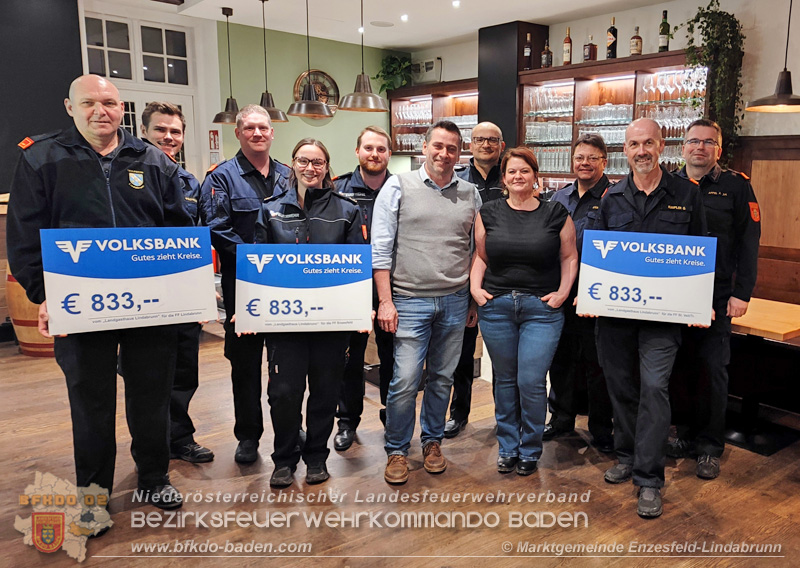 Landgasthaus-Er�ffnung bringt Unterst�tzung f�r drei Feuerwehren  Foto: Markgemeinde Enzesfeld / Lindabrunn