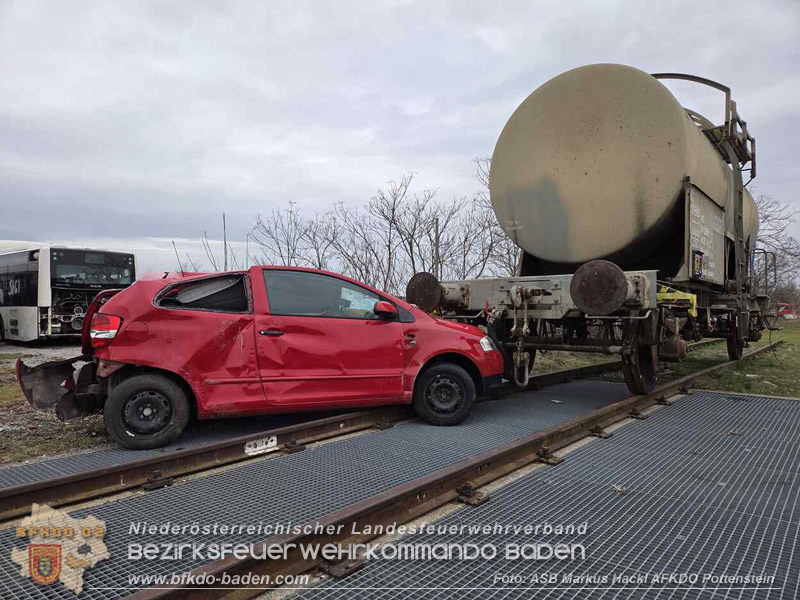 20260328_Gro��bung der Feuerwehren des Feuerwehrabschnittes Pottenstein am Truppen�bungsplatz �Tritol-Werk"  Foto: ASB �A Markus Hackl