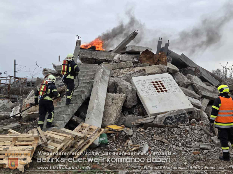20260328_Gro��bung der Feuerwehren des Feuerwehrabschnittes Pottenstein am Truppen�bungsplatz �Tritol-Werk"  Foto: ASB �A Markus Hackl