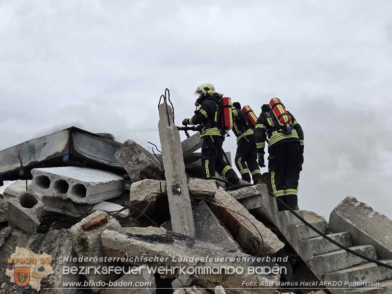 20260328_Gro��bung der Feuerwehren des Feuerwehrabschnittes Pottenstein am Truppen�bungsplatz �Tritol-Werk"  Foto: ASB �A Markus Hackl