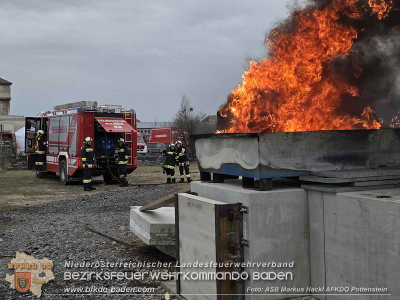 20260328_Gro��bung der Feuerwehren des Feuerwehrabschnittes Pottenstein am Truppen�bungsplatz �Tritol-Werk"  Foto: ASB �A Markus Hackl