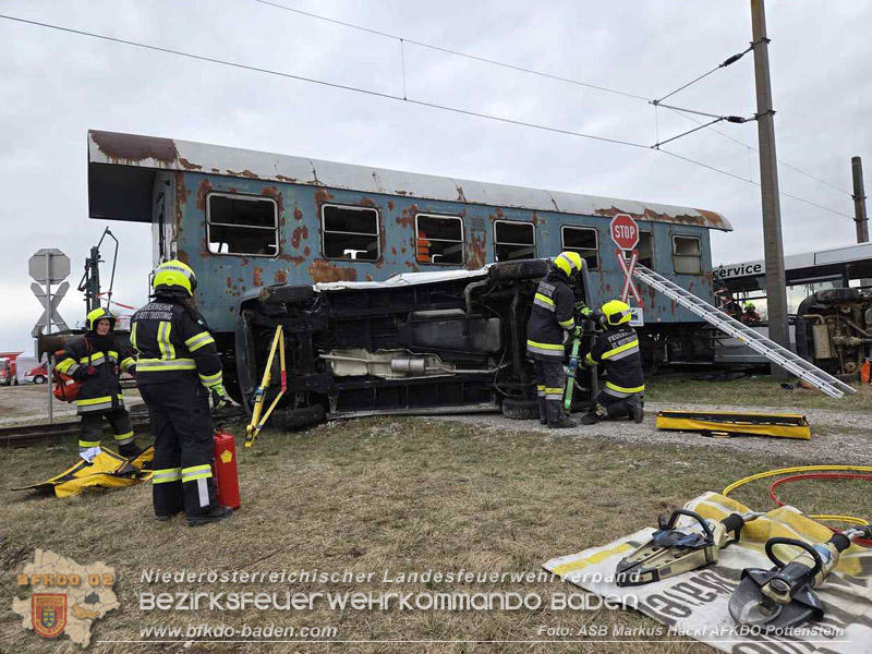 20260328_Gro��bung der Feuerwehren des Feuerwehrabschnittes Pottenstein am Truppen�bungsplatz �Tritol-Werk"  Foto: ASB �A Markus Hackl