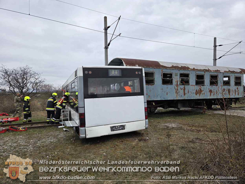 20260328_Gro��bung der Feuerwehren des Feuerwehrabschnittes Pottenstein am Truppen�bungsplatz �Tritol-Werk"  Foto: ASB �A Markus Hackl